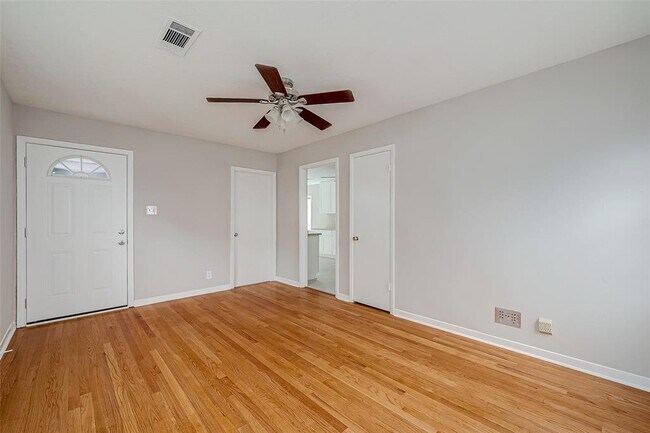 Building Photo - 2703 Cypress St