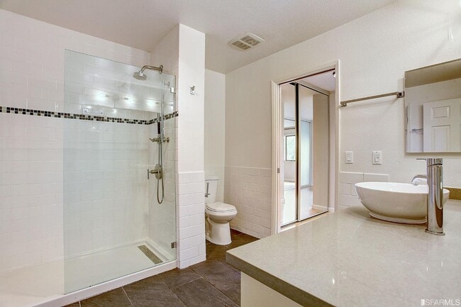 Building Photo - 785 Golden Gate Ave