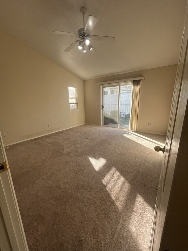 Building Photo - 2645 N Englewood Way