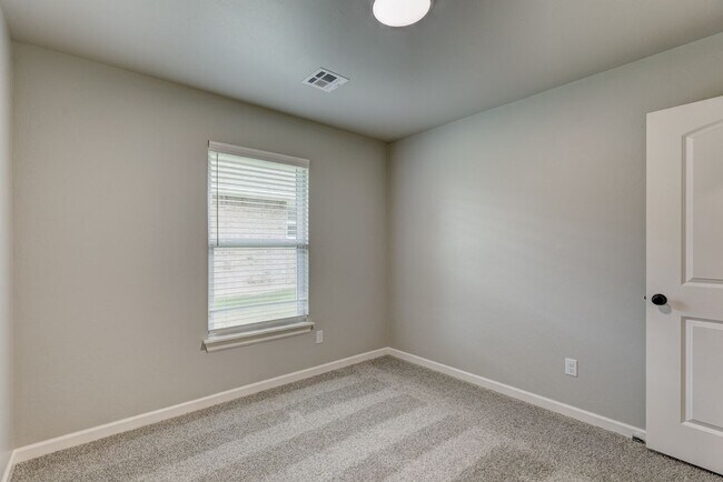 Building Photo - 618 Juniper St