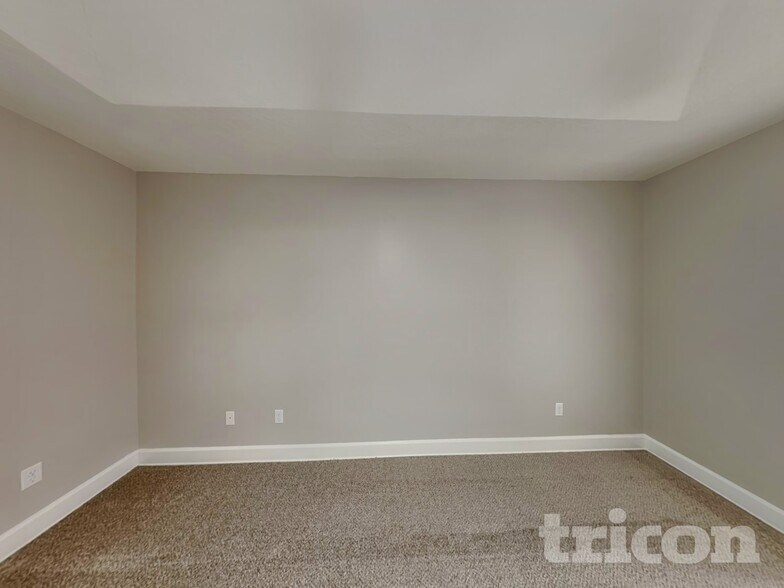 Building Photo - 45197 Weaver Cir