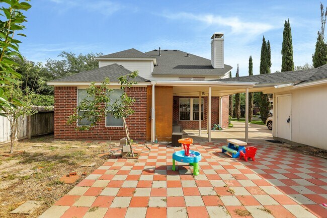 Building Photo - 17611 Haywood Oaks Dr