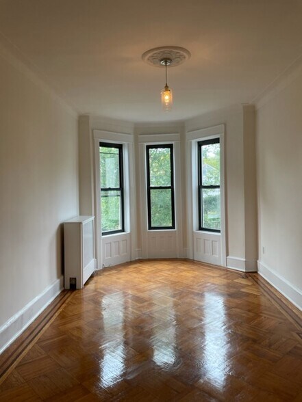 Building Photo - 578 Bay Ridge Pky