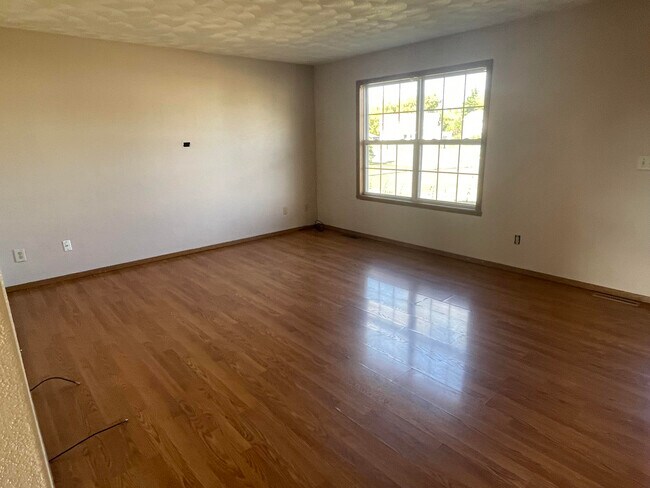 Building Photo - 125 Landing Gear Dr