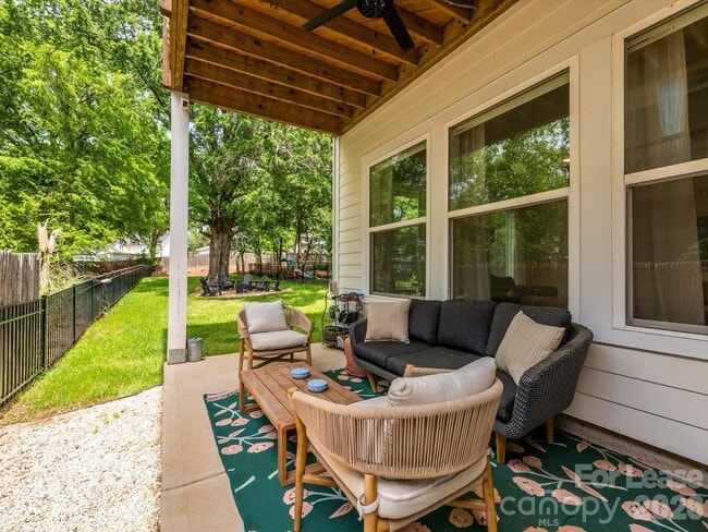 Building Photo - 1217 Drummond Ave