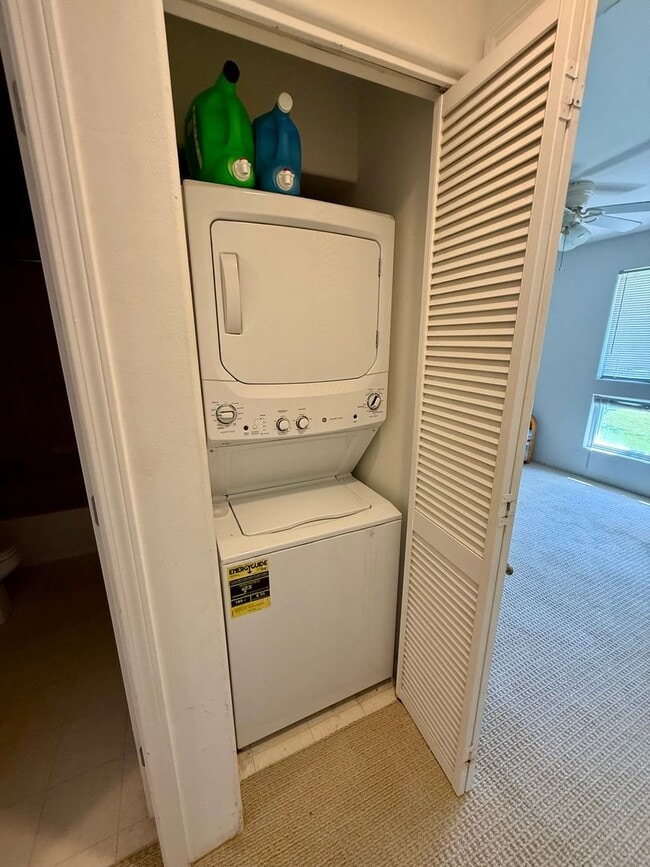 Building Photo - $2,7500 / 2 bedroom, 2 bath - Kona Sea Ridge Condo