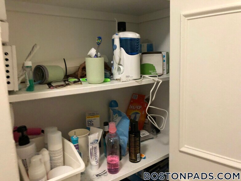 Building Photo - 185 Freeman St