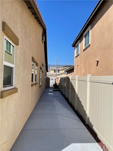 Building Photo - 17857 Grapevine Ln