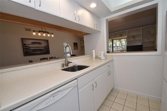 Building Photo - 1608 Bayhouse Point Dr