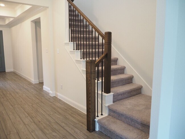 Building Photo - 2201 Yellowhammer Rd