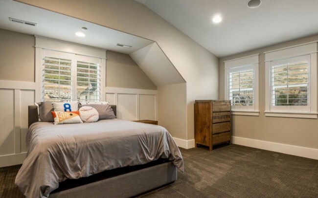 Building Photo - Luxurious Herriman 6 Bed with Indoor Court, Theater & Stunning Views!!!