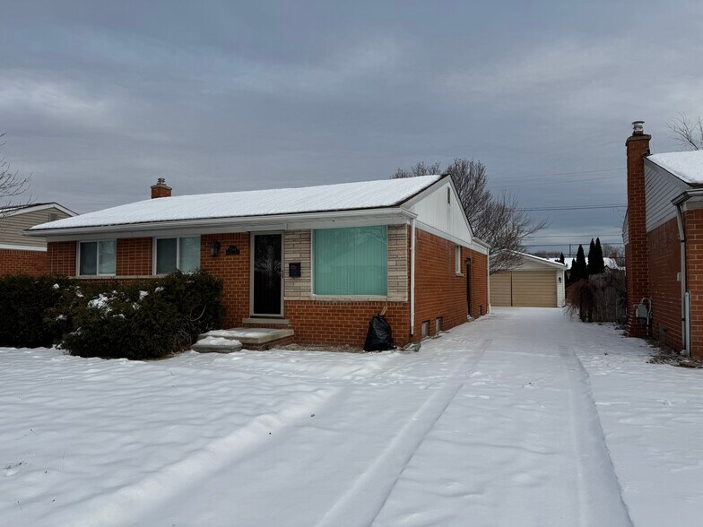 Building Photo - 27764 Townley St