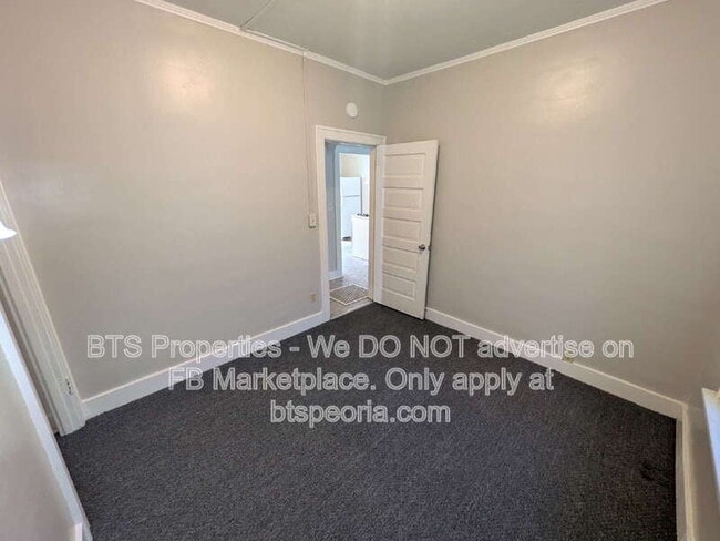 Building Photo - 1530 W Barker Ave