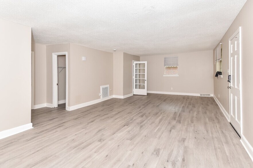 Building Photo - 205 Bowling Ave