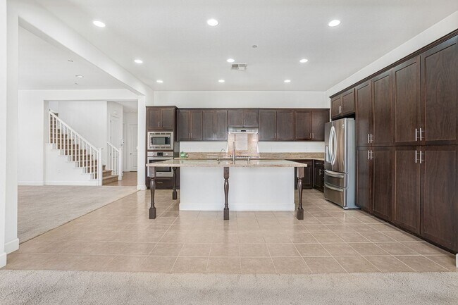 Building Photo - Charming 4BR/4BA Single-Family Home in Sou...