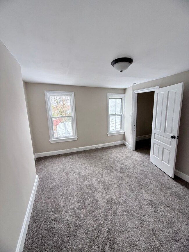 Building Photo - Charming & Spacious Historic 5-Bedroom Home for Rent in Carlisle, PA