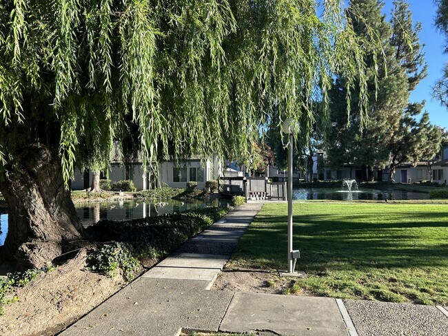 Building Photo - 1313 Floyd Ave