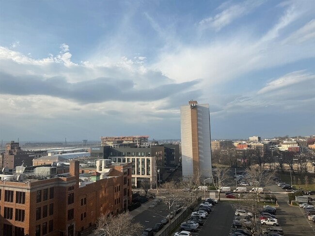 Building Photo - 10 Huron Ave