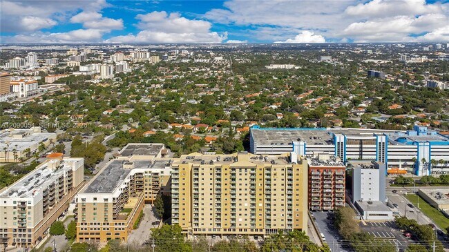 Building Photo - 3500 Coral Wy