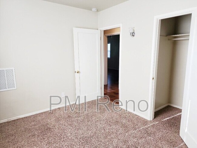 Building Photo - 321 Fodrin Wy