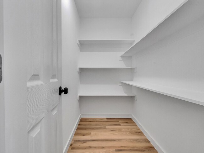 Building Photo - ? 3 Bed / 2.5 Bath Duplex – Spacious & Move-In Ready! ?