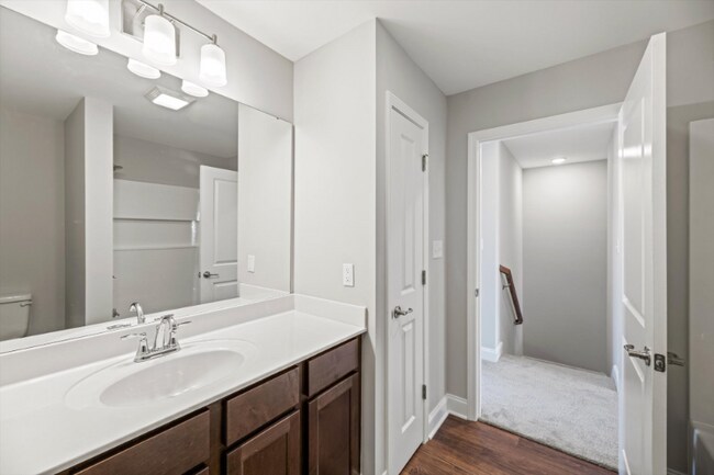 Building Photo - 375 Harper Village Way