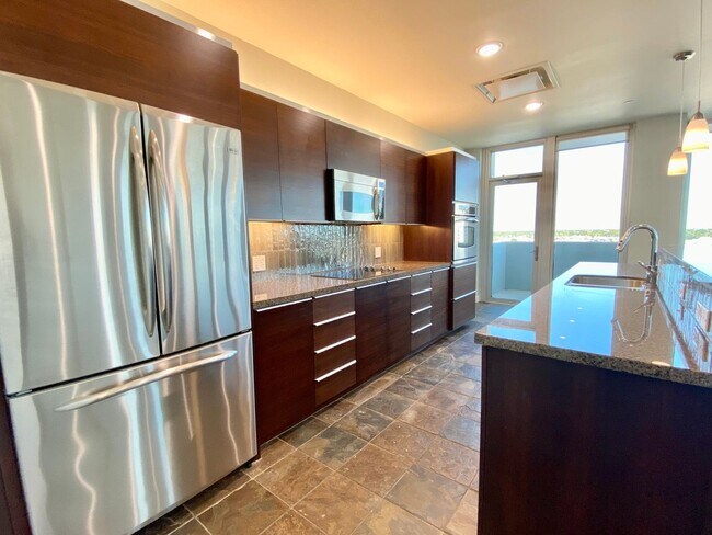 Building Photo - 5900 Mosteller Dr