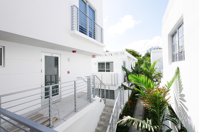 Building Photo - Jefferson Palms - Miami beach