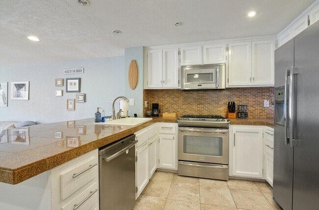 Building Photo - 737 Seacoast Dr