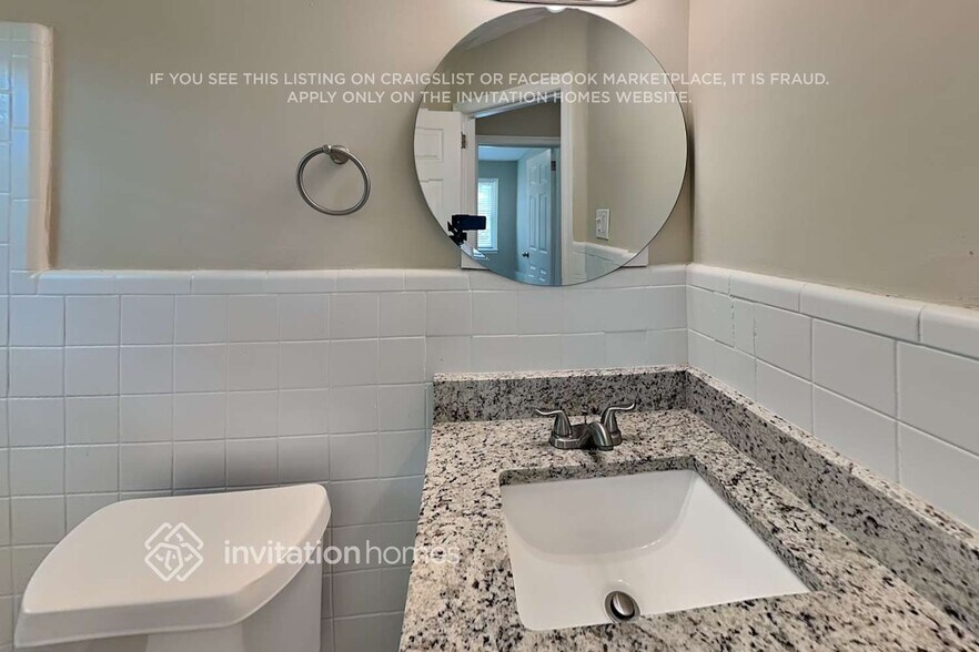 Building Photo - 921 Walnut Cir SW