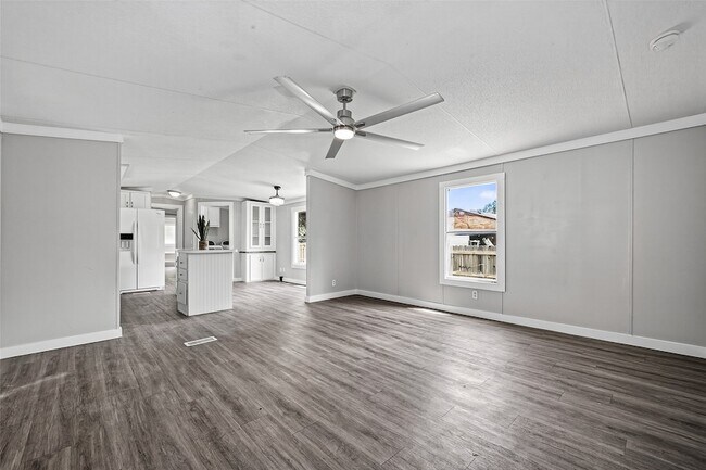 Building Photo - 2122 Koster Rd