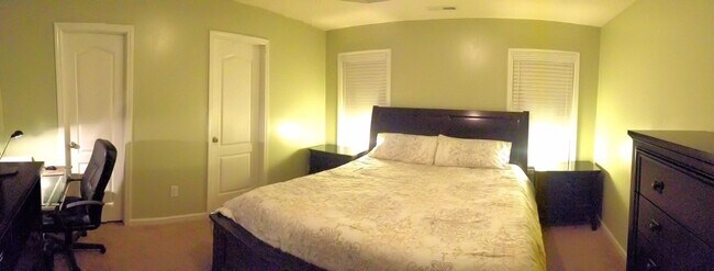 Building Photo - This beautiful home in New Bern