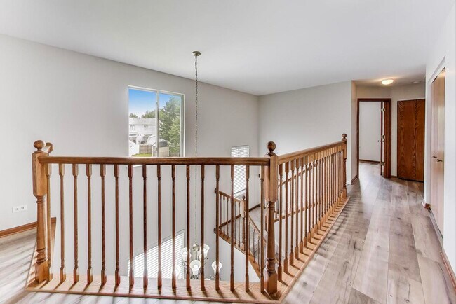 Building Photo - 2710 Glenwood Ct