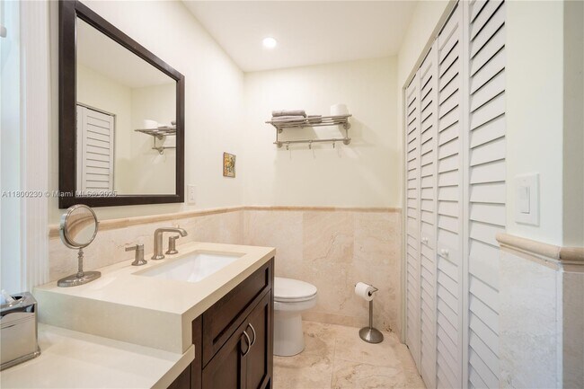 Building Photo - 2855 SW 17th Ave