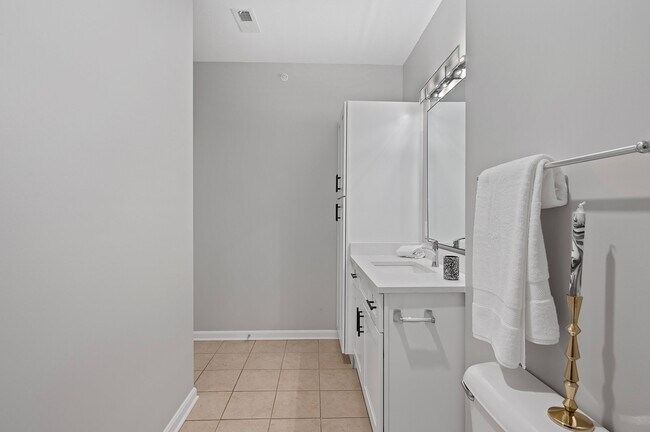 Floorplan - Monmouth Row Apartments