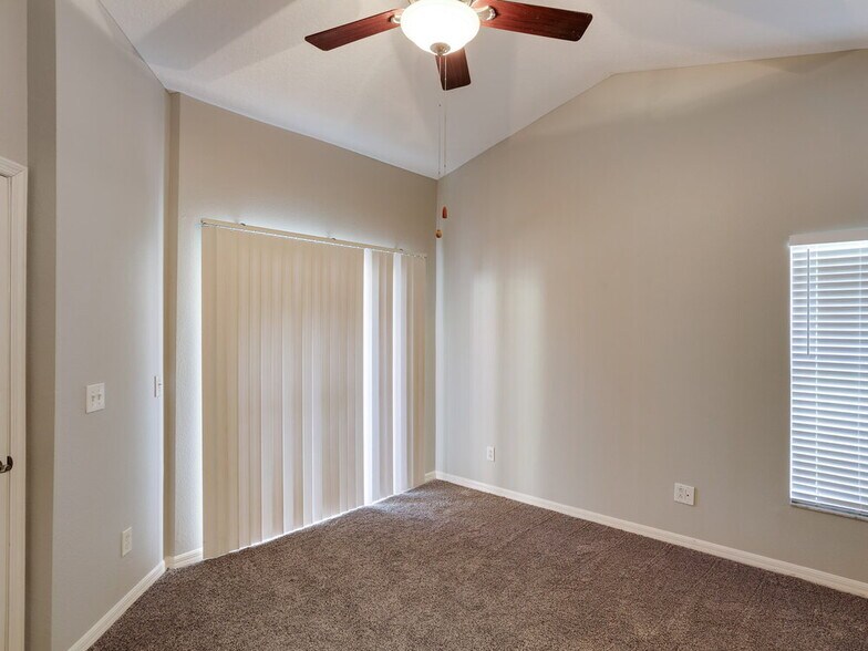 Building Photo - 8525 Hawbuck St