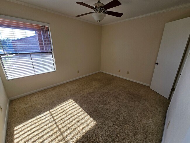 Building Photo - College Station / 2-bed, 2-bath Condo unit...