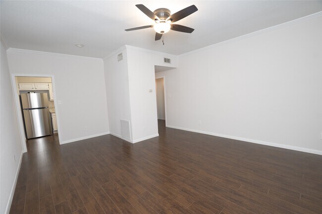 Building Photo - 2475 Underwood St