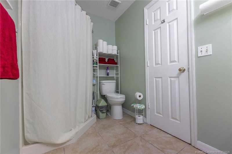 Building Photo - 556 SW Buswell Ave