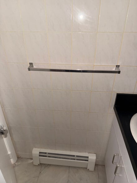 Building Photo - 1254 E 70th St