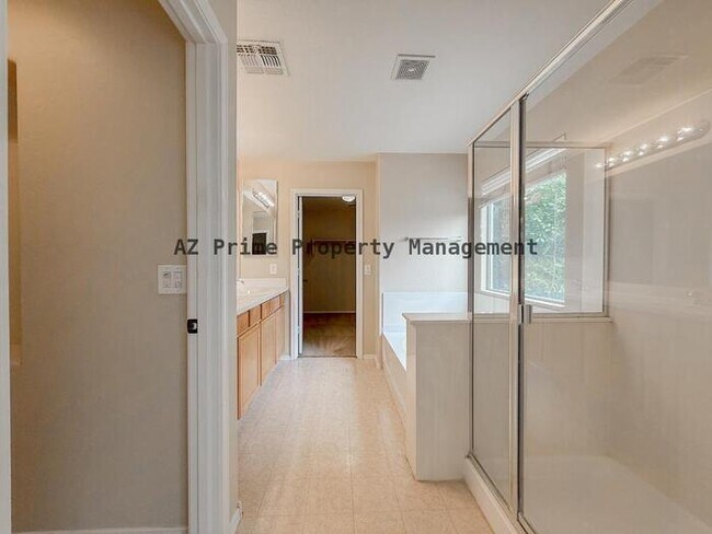 Building Photo - 17647 W Rimrock St