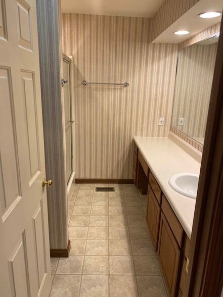 Building Photo - 2925 E Shetland Dr