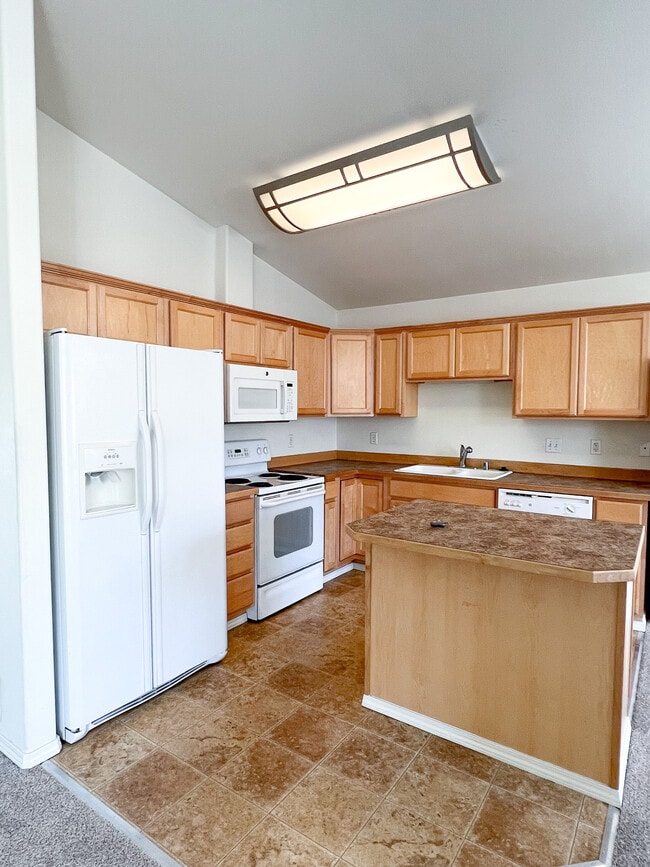 Building Photo - 6614 Whisperwood Park Dr