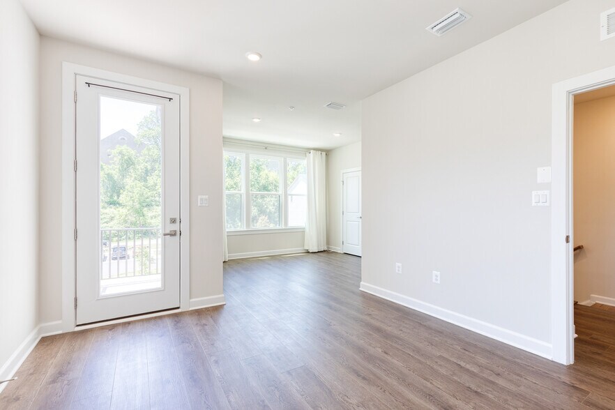 Building Photo - 200 Hickory Hollow Ct