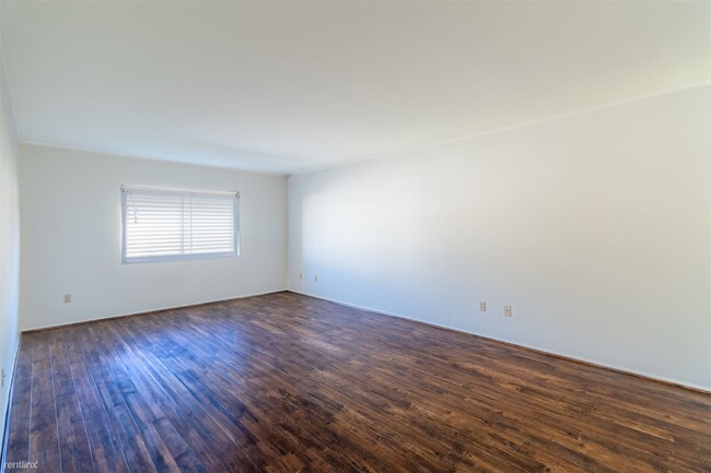 Building Photo - 2 br, 2 bath Condo - 1229 East Wilson Aven...