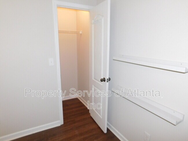 Building Photo - 6672 Grand Hickory Dr