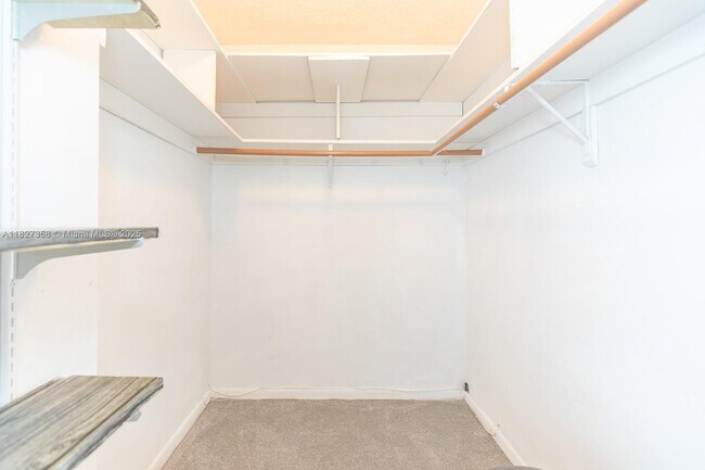 Building Photo - 137 Golden Isles Dr