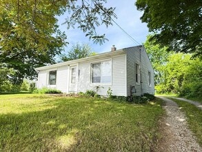 Building Photo - Single Family Home-Northwest School District *FREE AUGUST 2026 RENT*