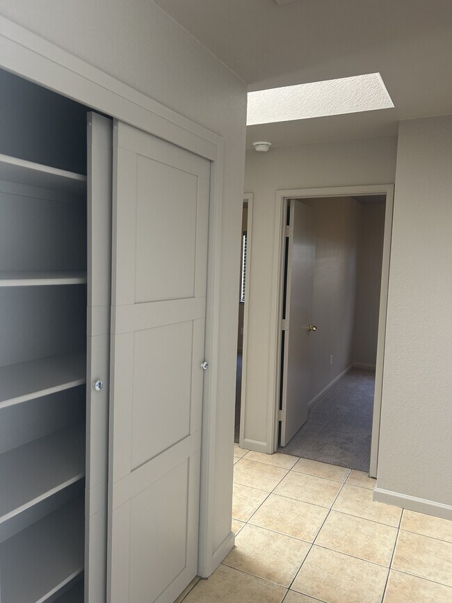 Building Photo - 1728 Colin Ln