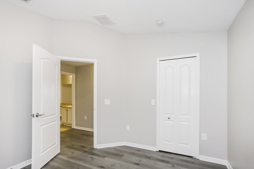 Building Photo - 12710 Evington Point Dr